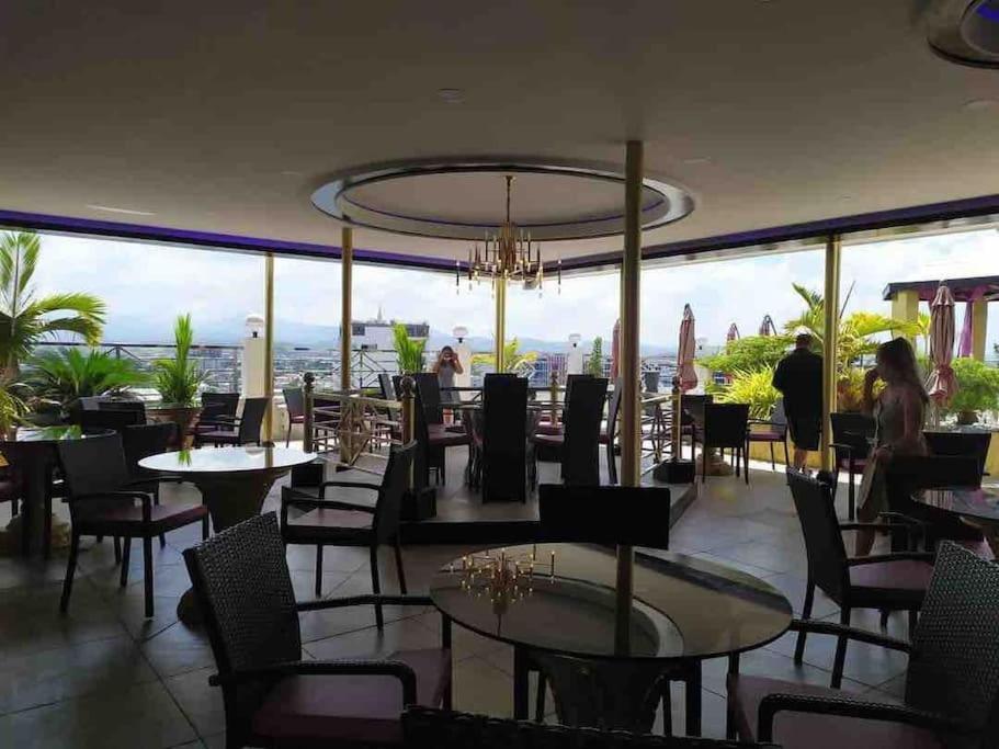Kandi Palace, 2-bedroom Serviced * Angeles